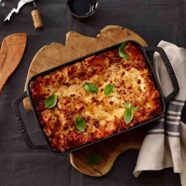 Cast Iron Roasting Pan | Staub